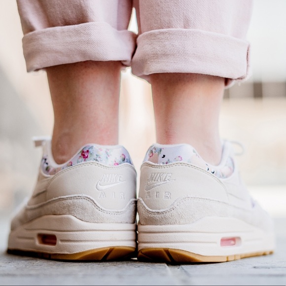 Brand New Nike Air Max 1 Special Edition Floral - Picture 2 of 8
